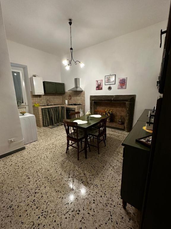 La Casa Sotto Il Castello Apartment Bracciano  Exterior photo